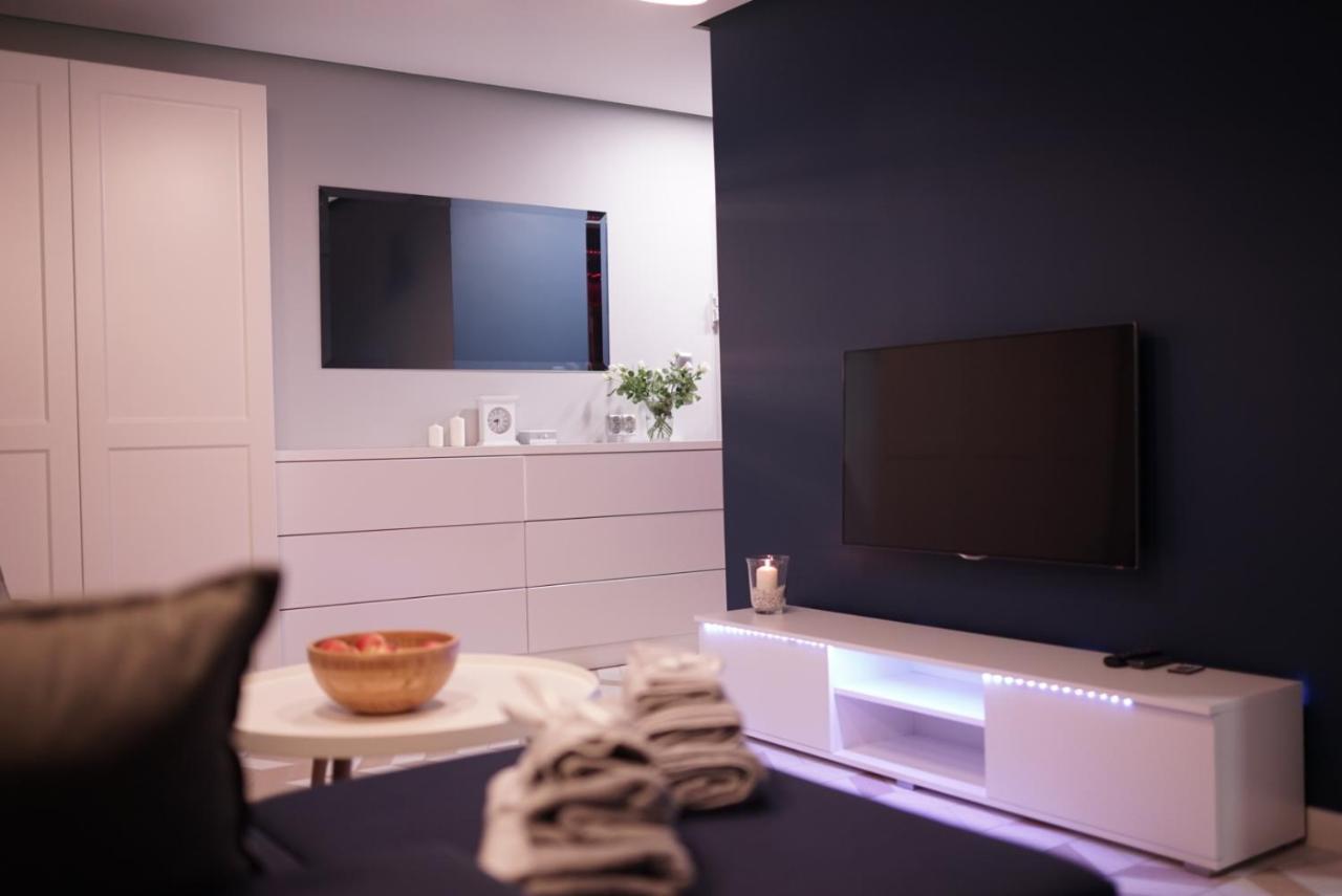 Swan Apartment